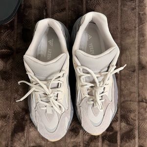 Yeezy Boost 700 V2 ‘Tephra’